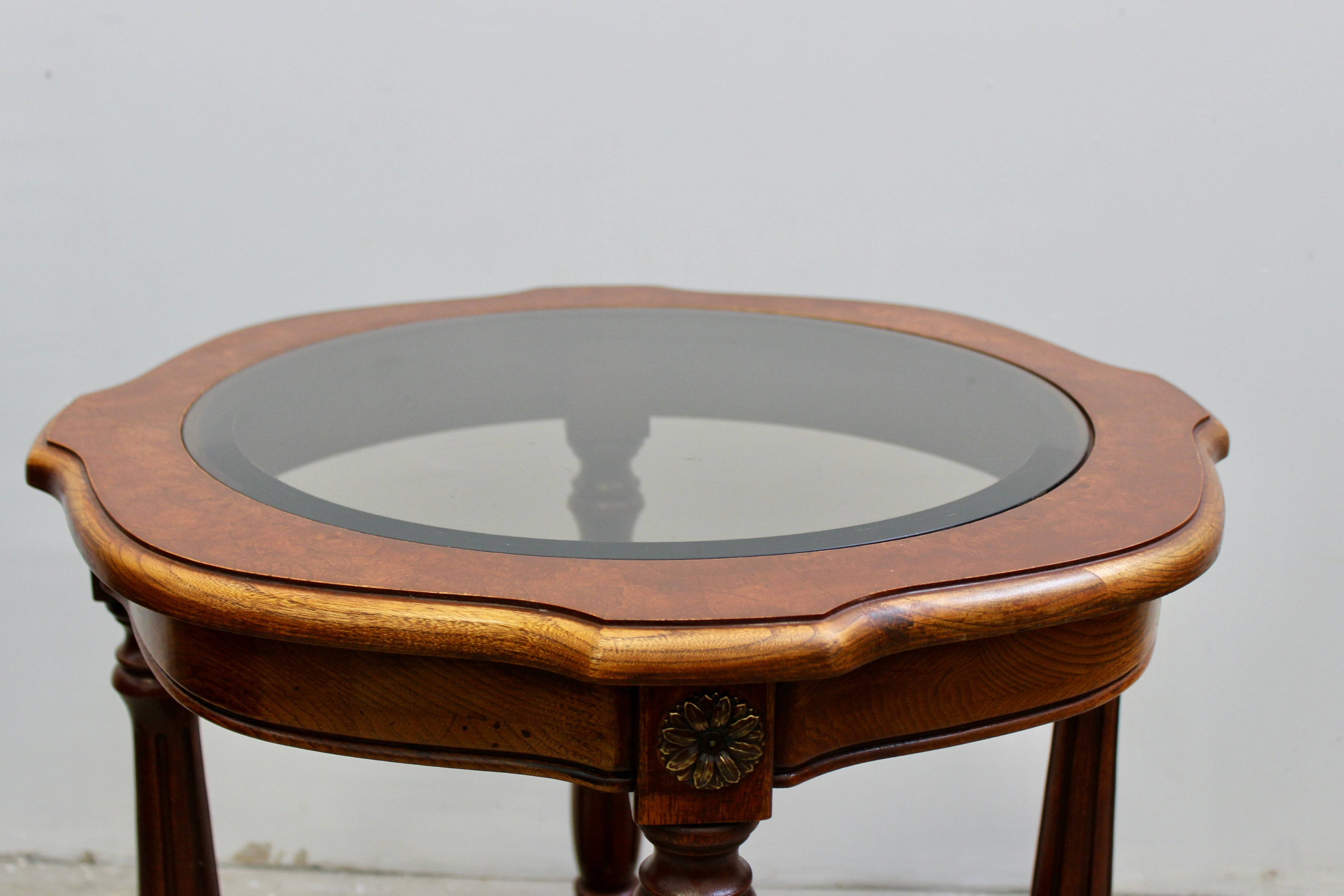 Vintage Thomasville Villa Capri Lamp Table